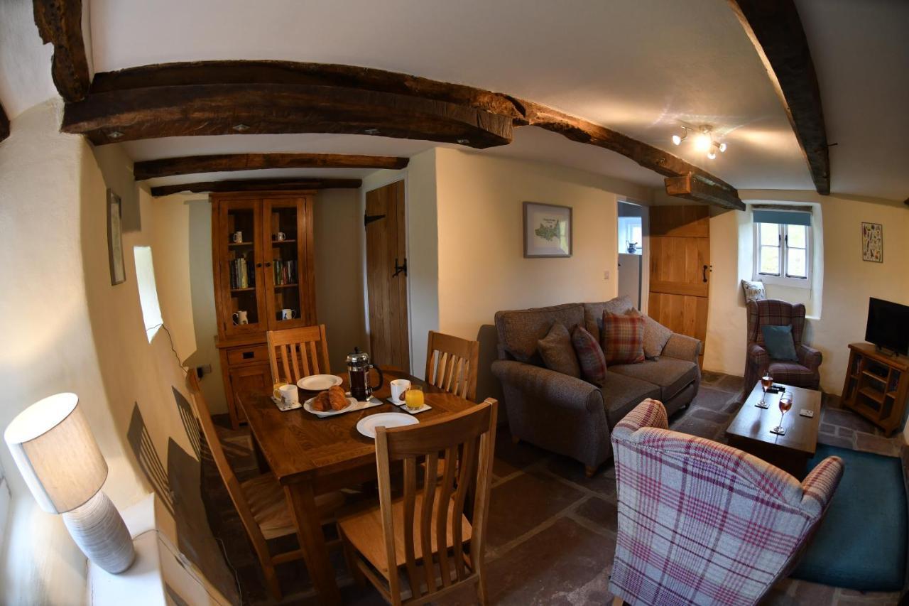Pant Llwyd Farm Villa Llangynidr Kültér fotó