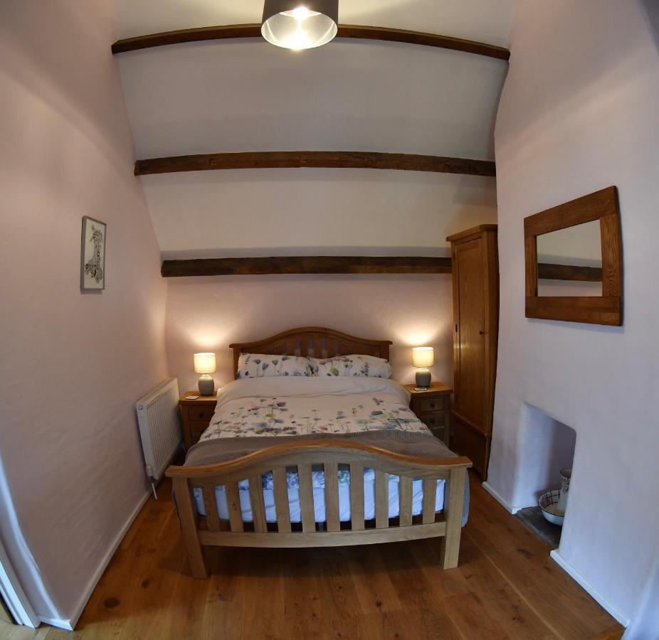Pant Llwyd Farm Villa Llangynidr Kültér fotó
