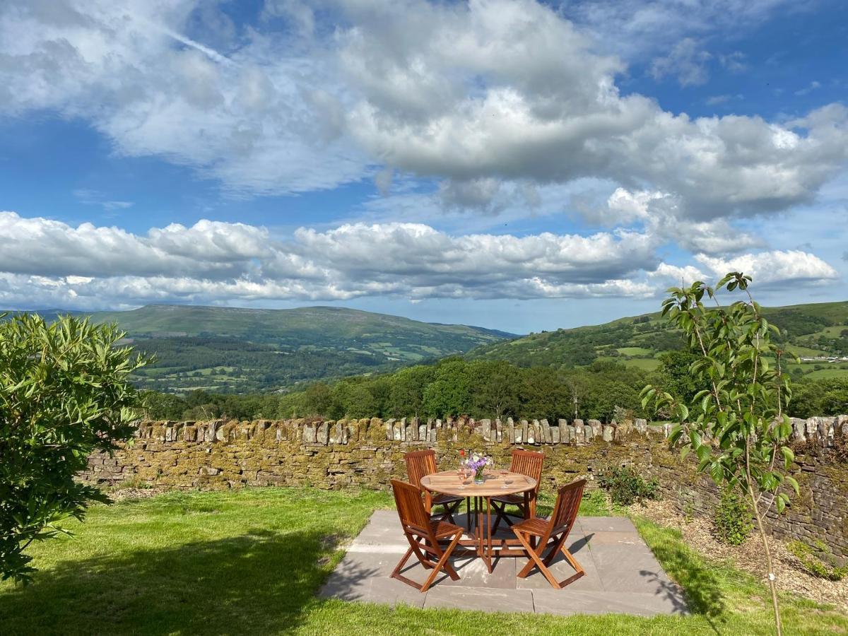Pant Llwyd Farm Villa Llangynidr Kültér fotó
