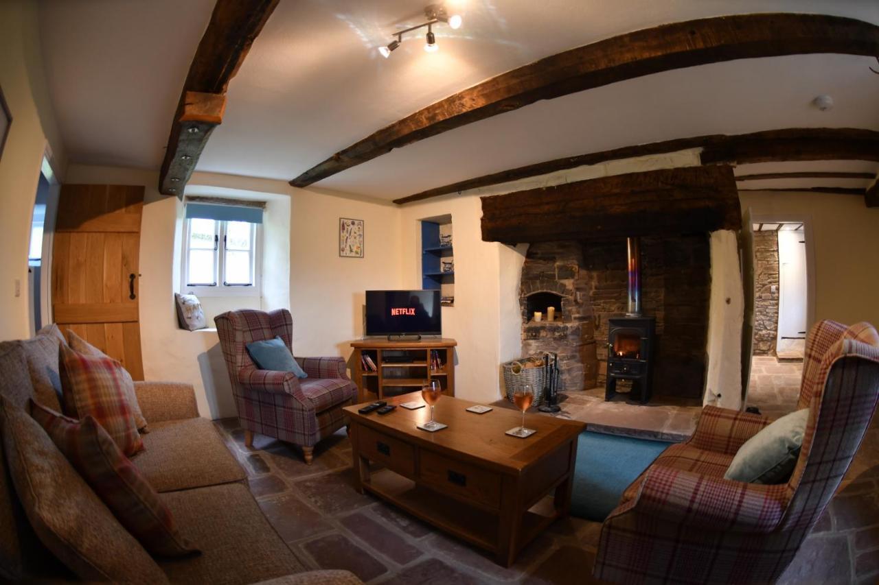 Pant Llwyd Farm Villa Llangynidr Kültér fotó
