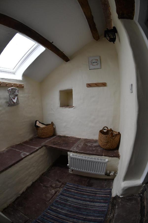 Pant Llwyd Farm Villa Llangynidr Kültér fotó