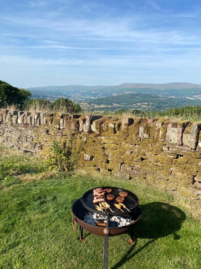 Pant Llwyd Farm Villa Llangynidr Kültér fotó
