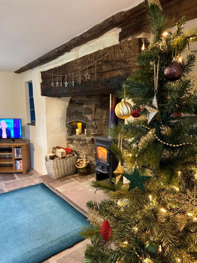 Pant Llwyd Farm Villa Llangynidr Kültér fotó