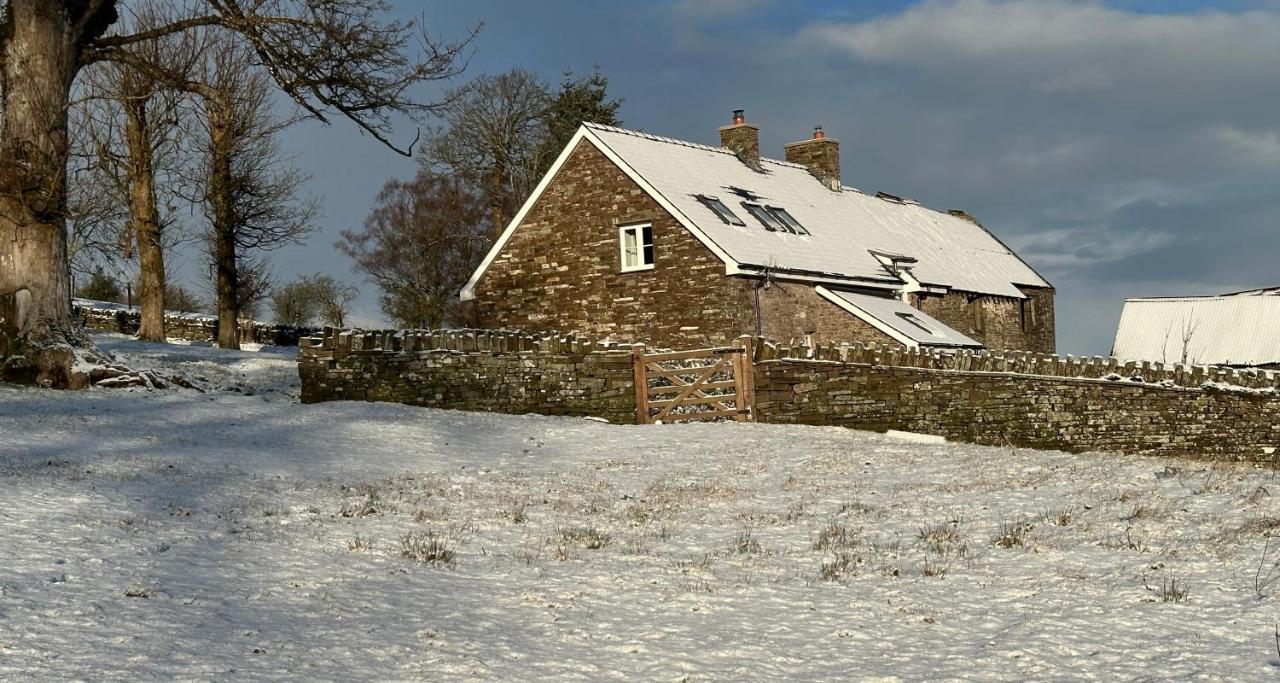 Pant Llwyd Farm Villa Llangynidr Kültér fotó